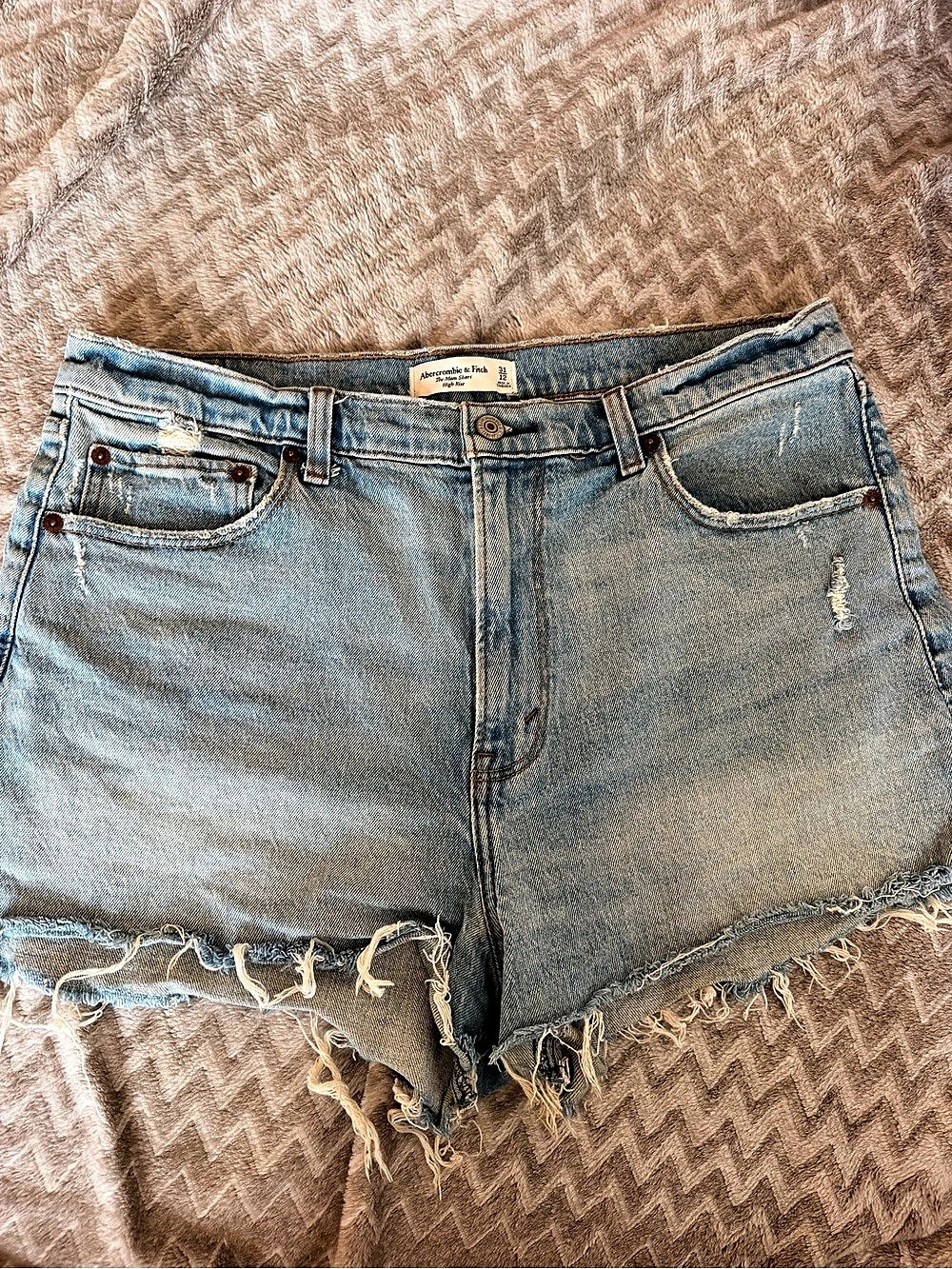 Abercrombie & Fitch The Mom Short High Rise Denim Shorts Waist 31